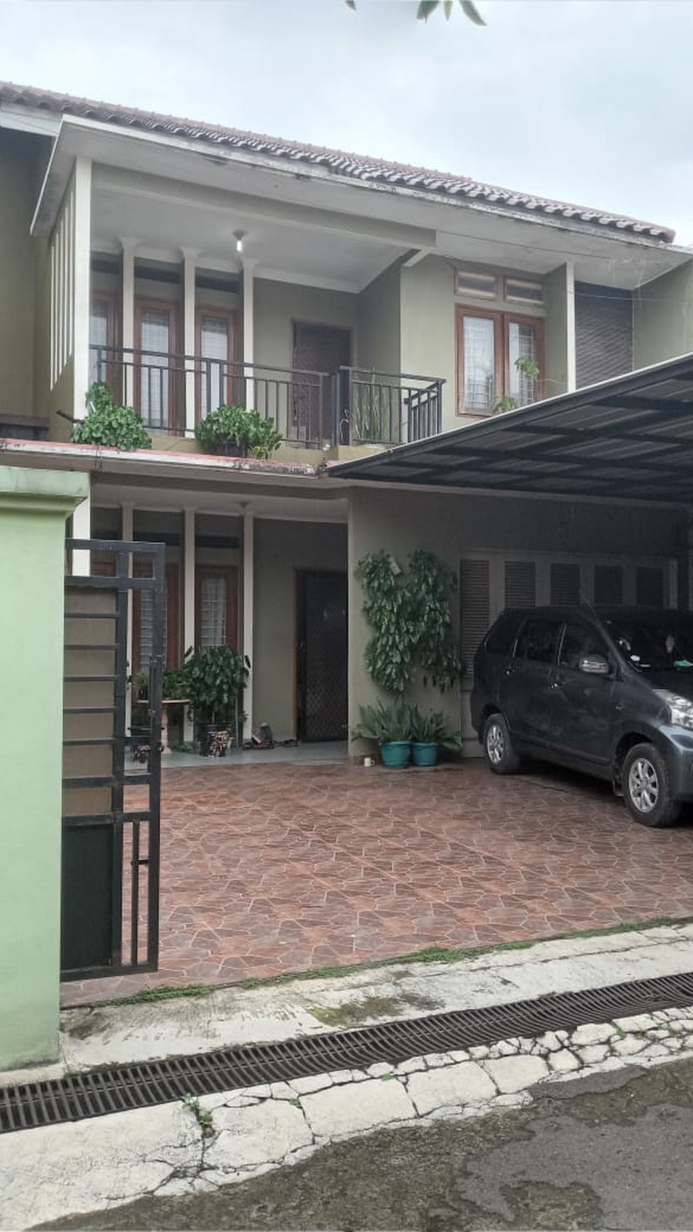 Rumah cantik dan asri di ciracas  cibubur jakarta timur harga nego