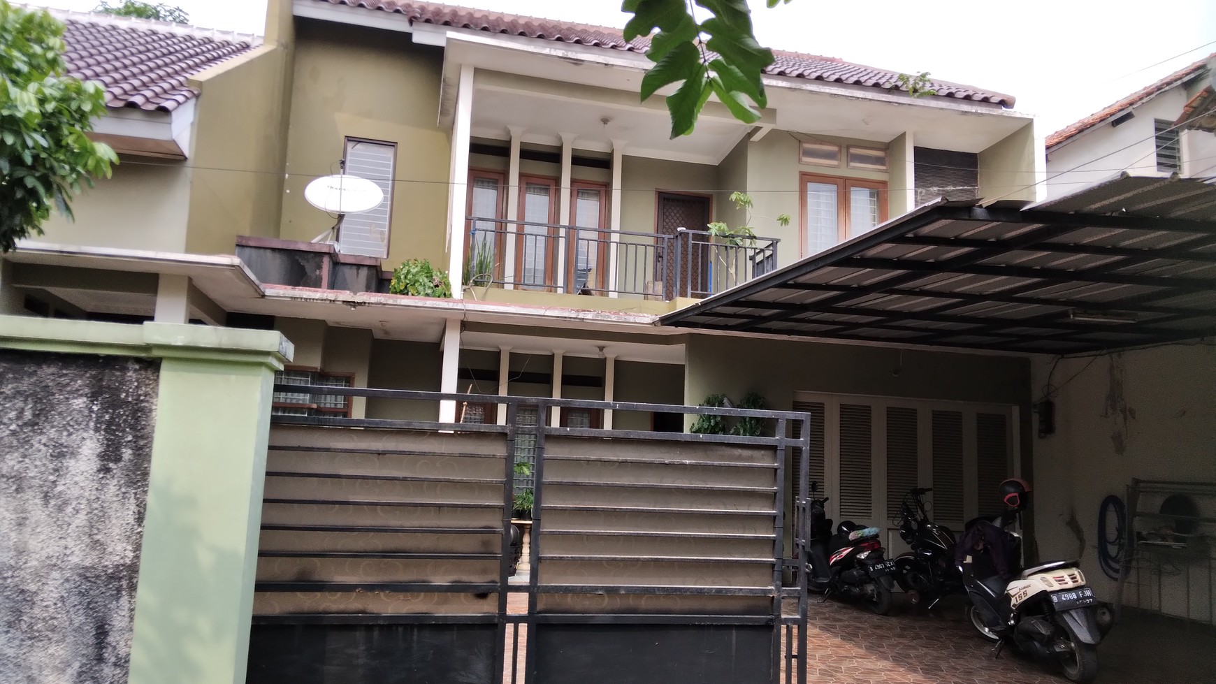 Rumah cantik dan asri di ciracas  cibubur jakarta timur harga nego