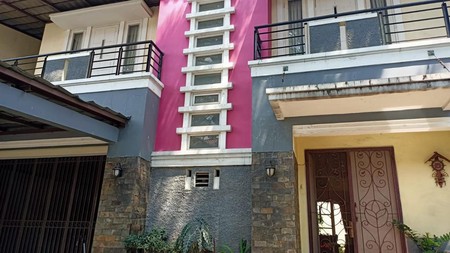 Rumah cantik turun harga semi furnished siap huni di Kota Rafless Hills Cibubur