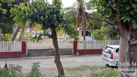 Rumah Hitung Tanah !!! di Lespadangan, Ngares Kidul, Terusan, Mojokerto, Cocok untuk usaha, Nol Jalan Raya