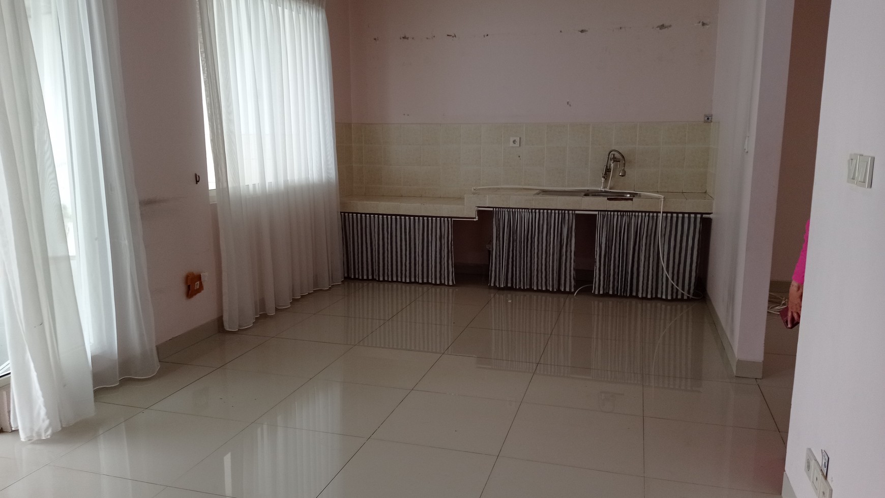 Dijual rumah area Serpong Utara Tangerang Selatan Banten. Perumahan Residence One bsd city