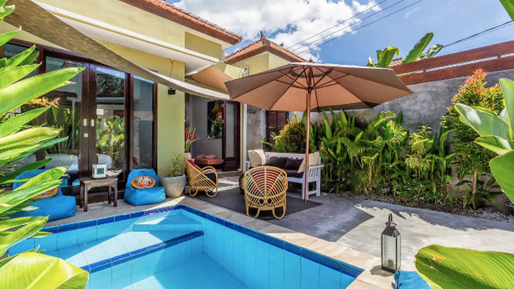 For Rent Yearly - Villa 2 bedrooms with view rice field in a strategic and busy area , Canggu