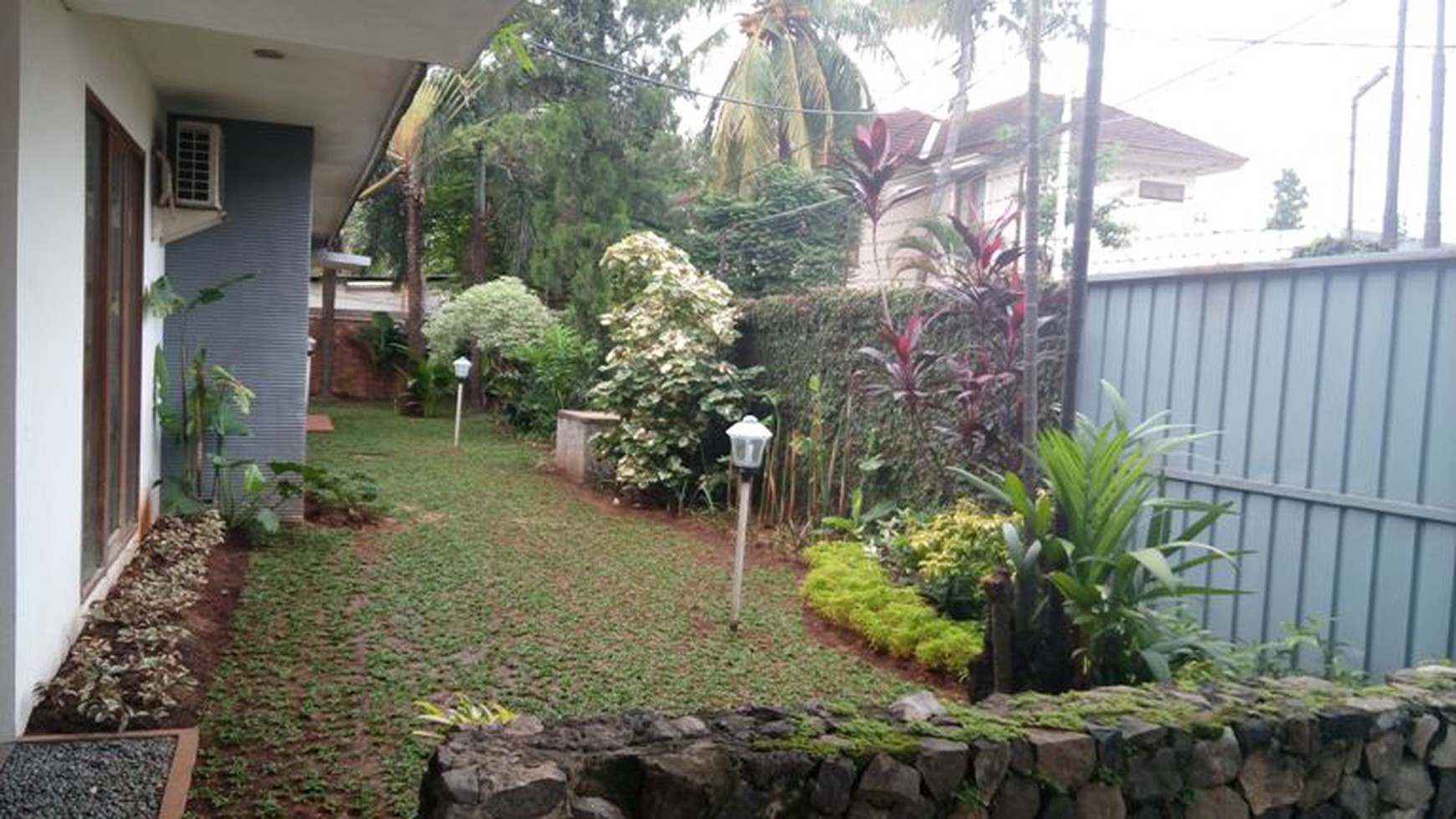 Beautiful house in Kemang with huge Backyard