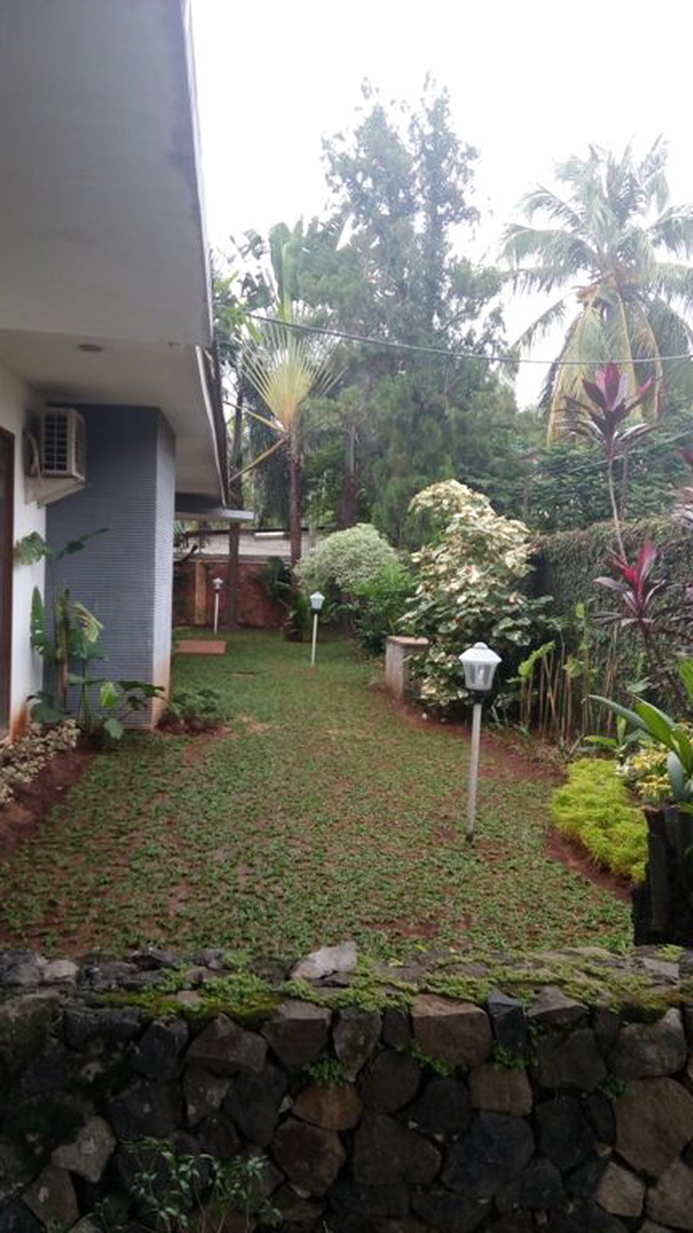 Beautiful house in Kemang with huge Backyard