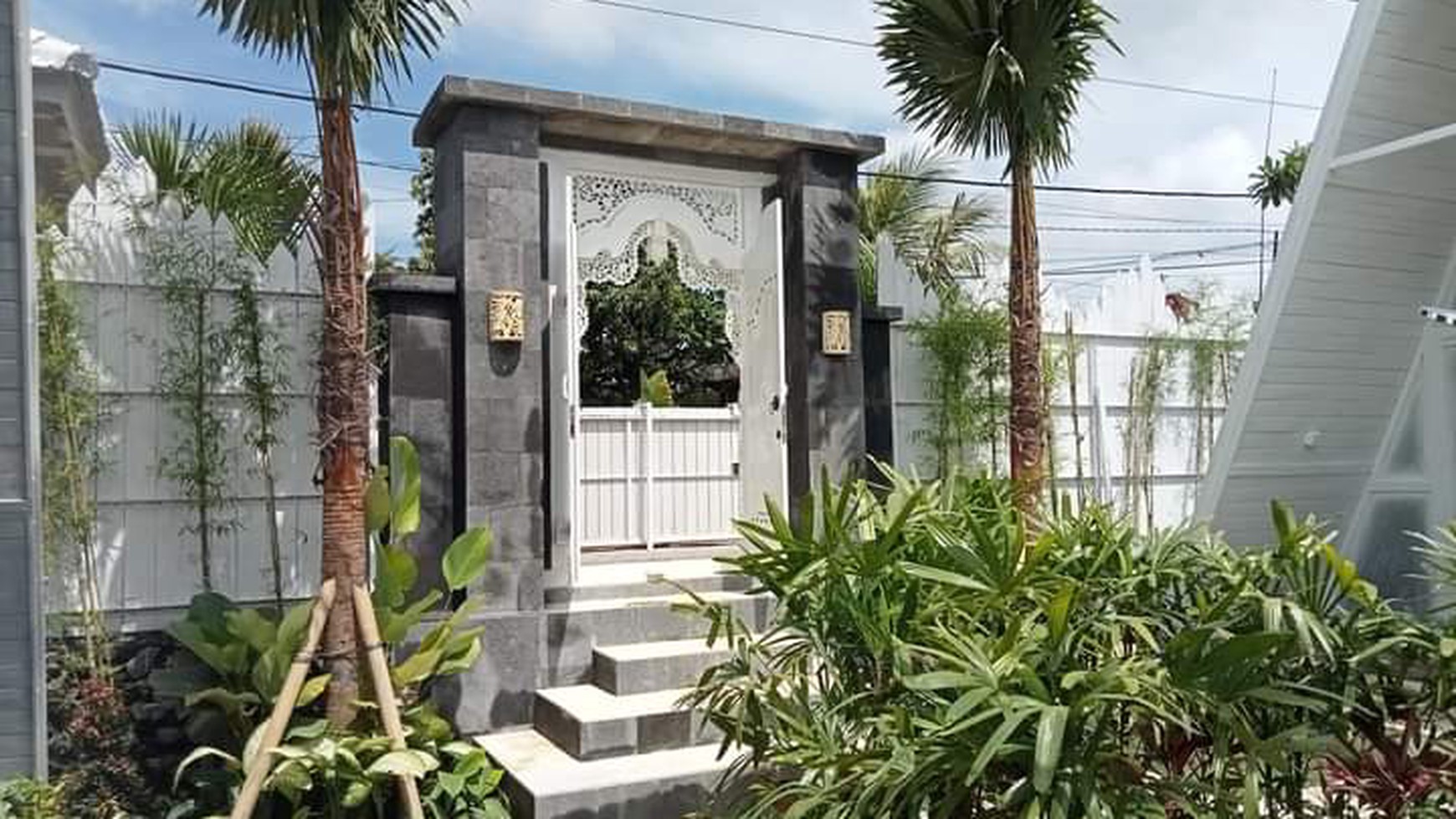 For Sale Leasehold - Brand new white villa with  Javanese ethnic interior  ( 4 unit bungalows and 1 joglo ) on main road Canggu 