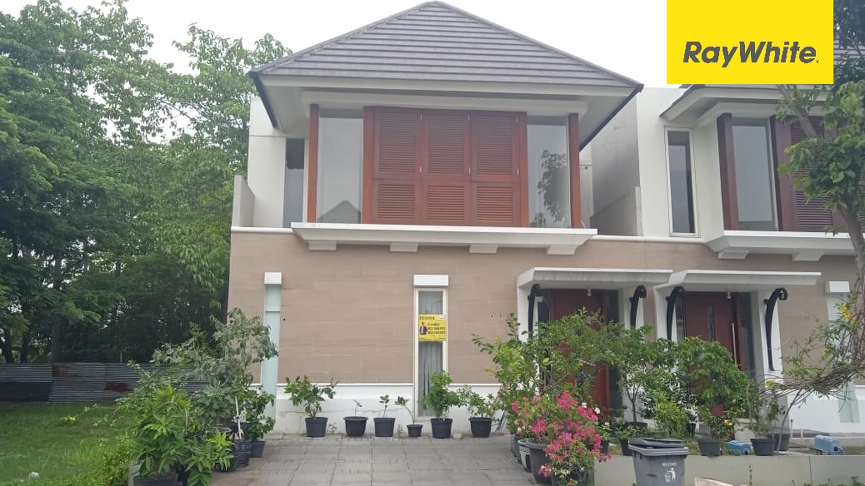 Rumah 2 lantai di Grand Harvest, Surabaya 