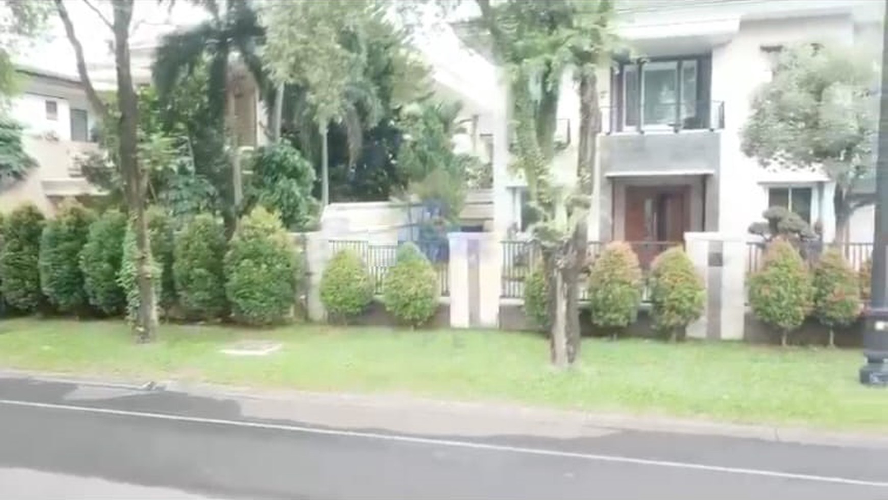 Dijual rumah mewah di kawasan Lippo Karawaci Tangerang