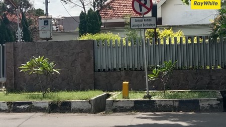 Dijual Rumah SHM Pusat Kota di Jalan Imam Bonjol Surabaya