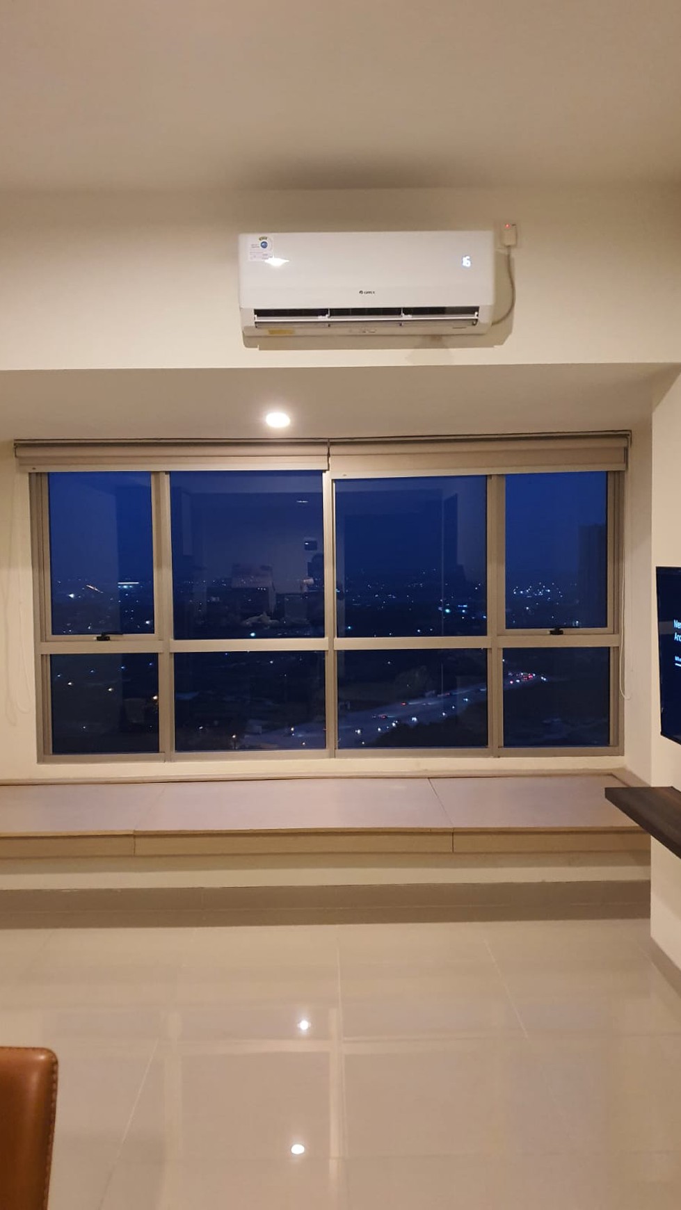 APARTEMEN  FULLY  FURNISHED  DI ORANGE COUNTY   ( COMPLETE  SIAP PAKAI ) 