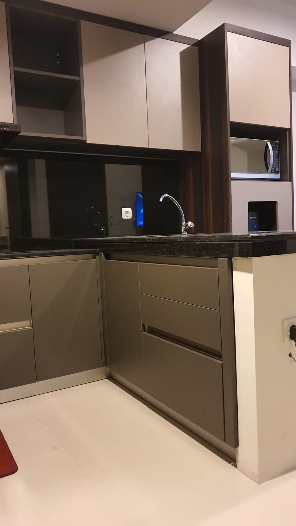 APARTEMEN  FULLY  FURNISHED  DI ORANGE COUNTY   ( COMPLETE  SIAP PAKAI ) 