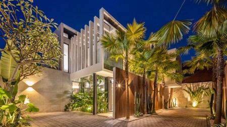 For Sale Leasehold - Brand new luxury villa with modern design and interior area Berawa , Canggu