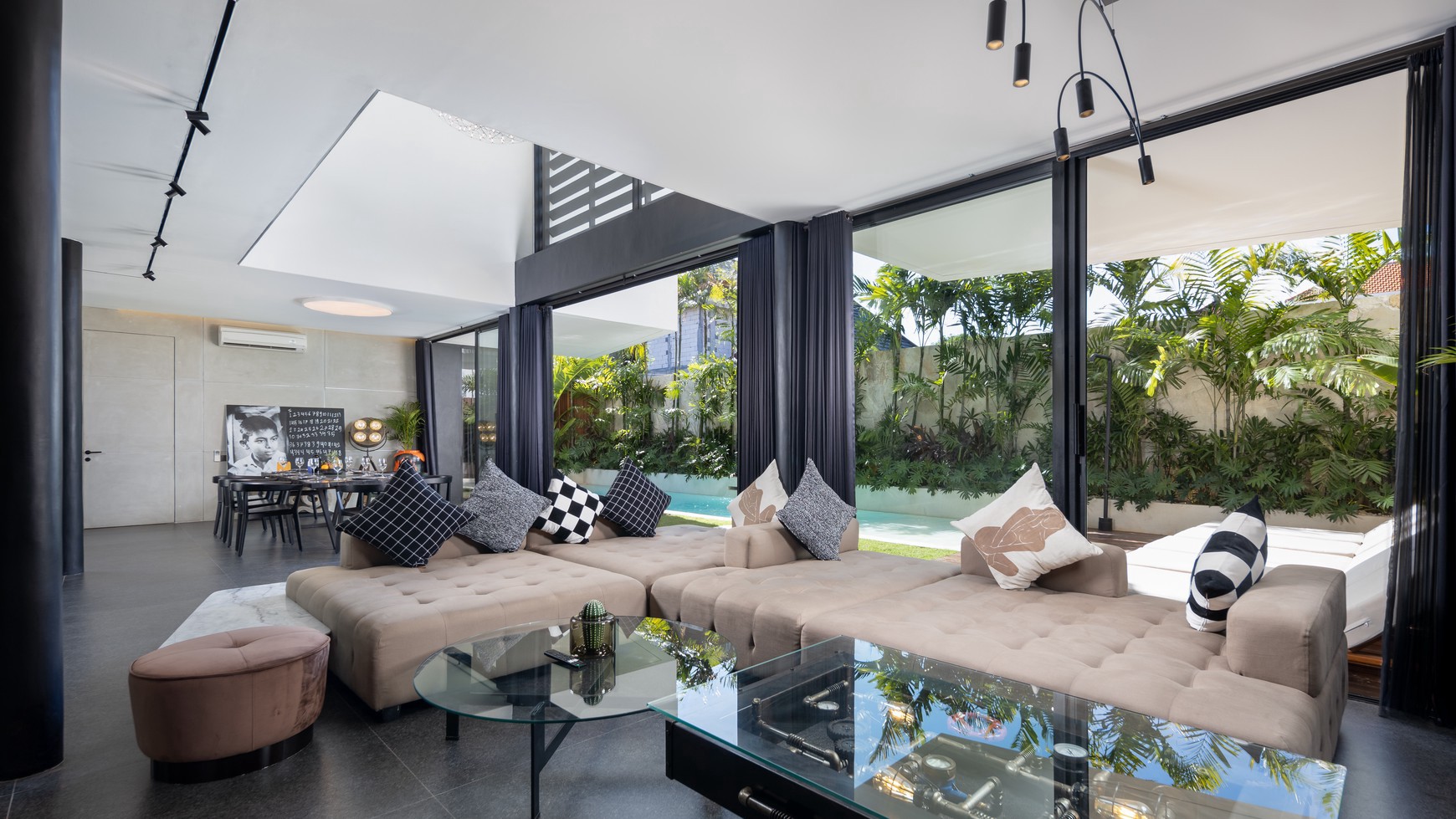 For Sale Leasehold - Brand new luxury villa with modern design and interior area Berawa , Canggu