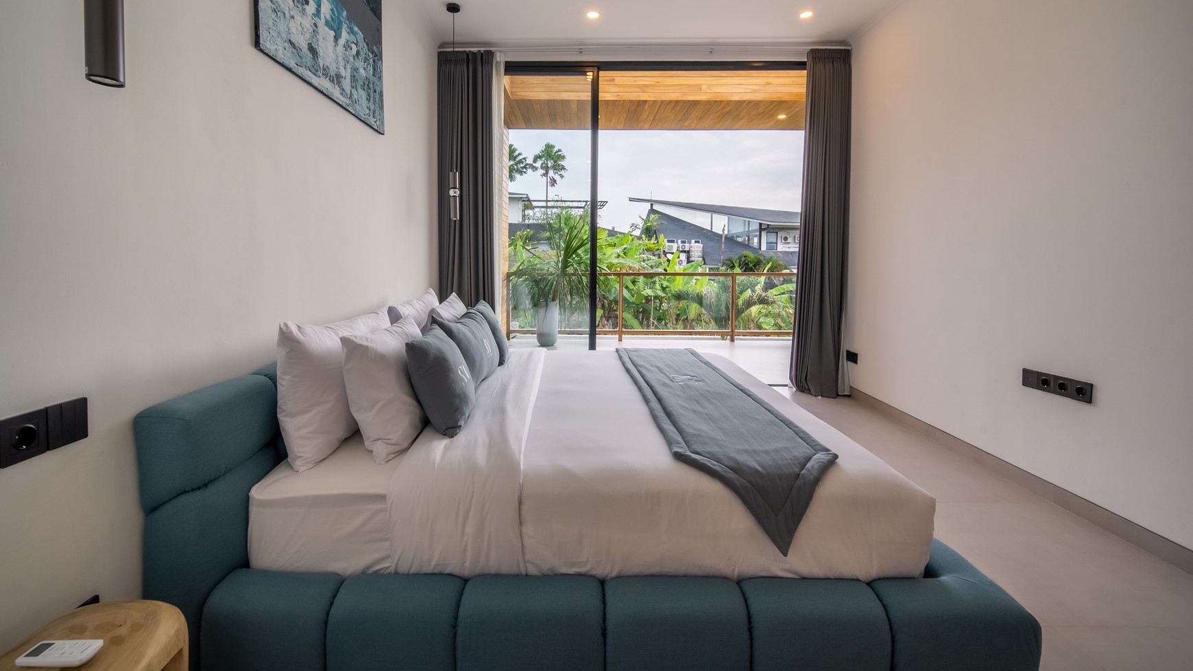 For Sale Leasehold - Brand new modern villa 3 bedrooms in the heart of Berawa - Canggu