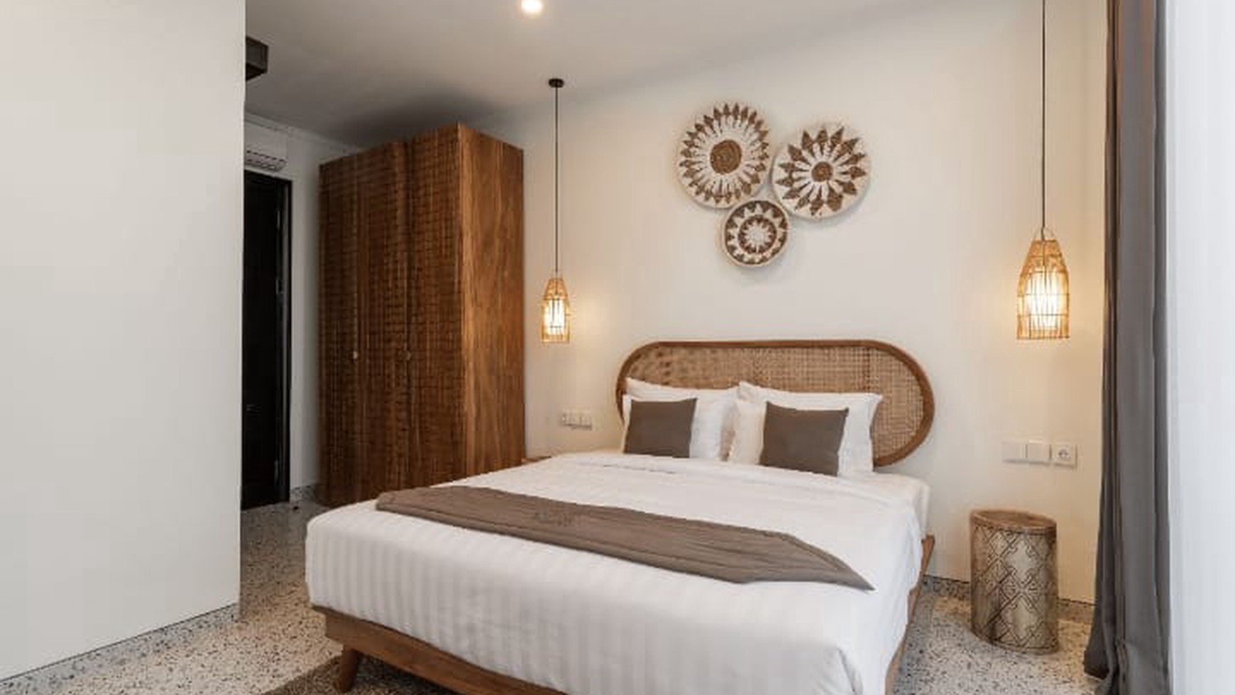 For Sale Leasehold - Brand new modern townhouse in the heart of Batu Bolong - Canggu Bali