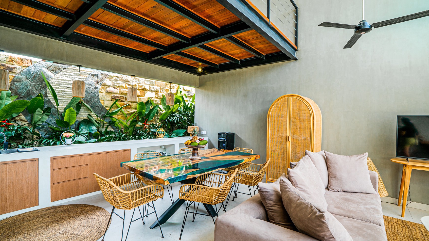 For Sale Leasehold - Brand new villa complex in quiet spot Raya Semer Bali - 4 bedrooms ( 2 bedrooms + 1 external + 1 loft )