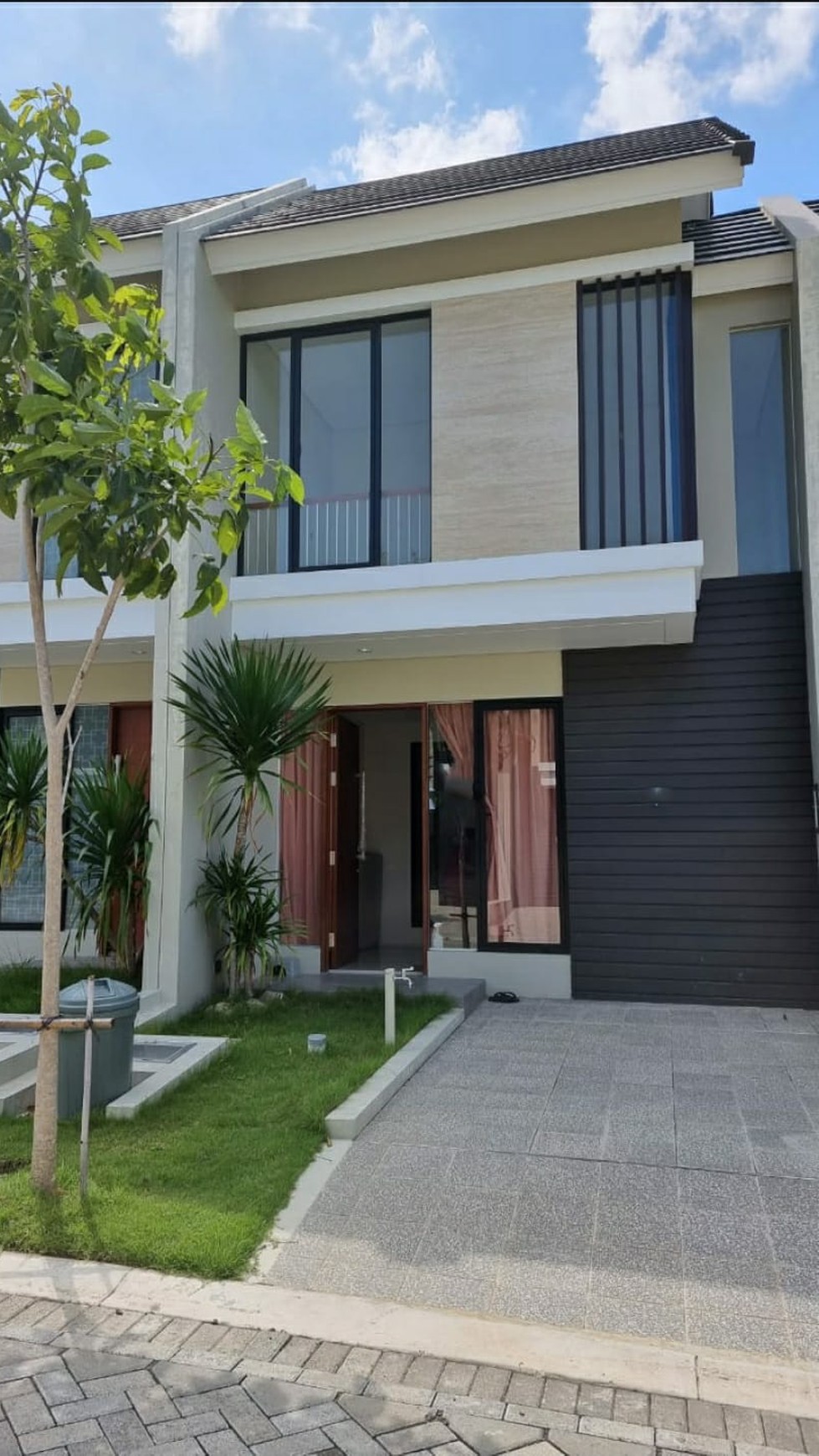 Dijual Rumah North West Full Bangunan