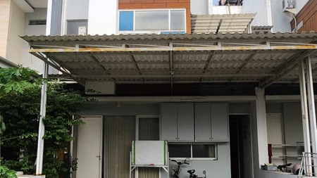 Dijual Rumah Cantik Royal Residence Siap Huni 