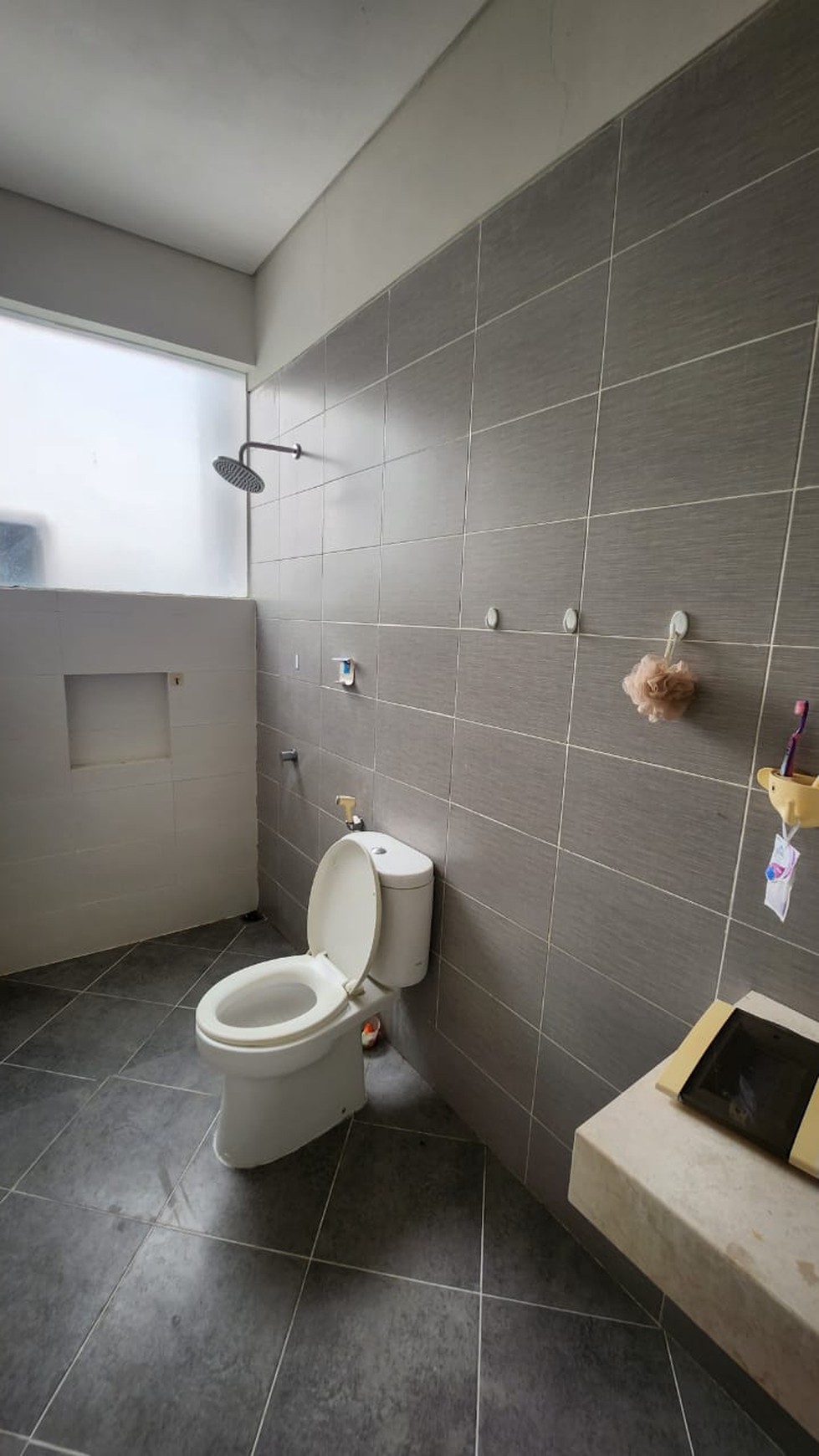 Dijual Rumah Cantik Royal Residence Siap Huni 