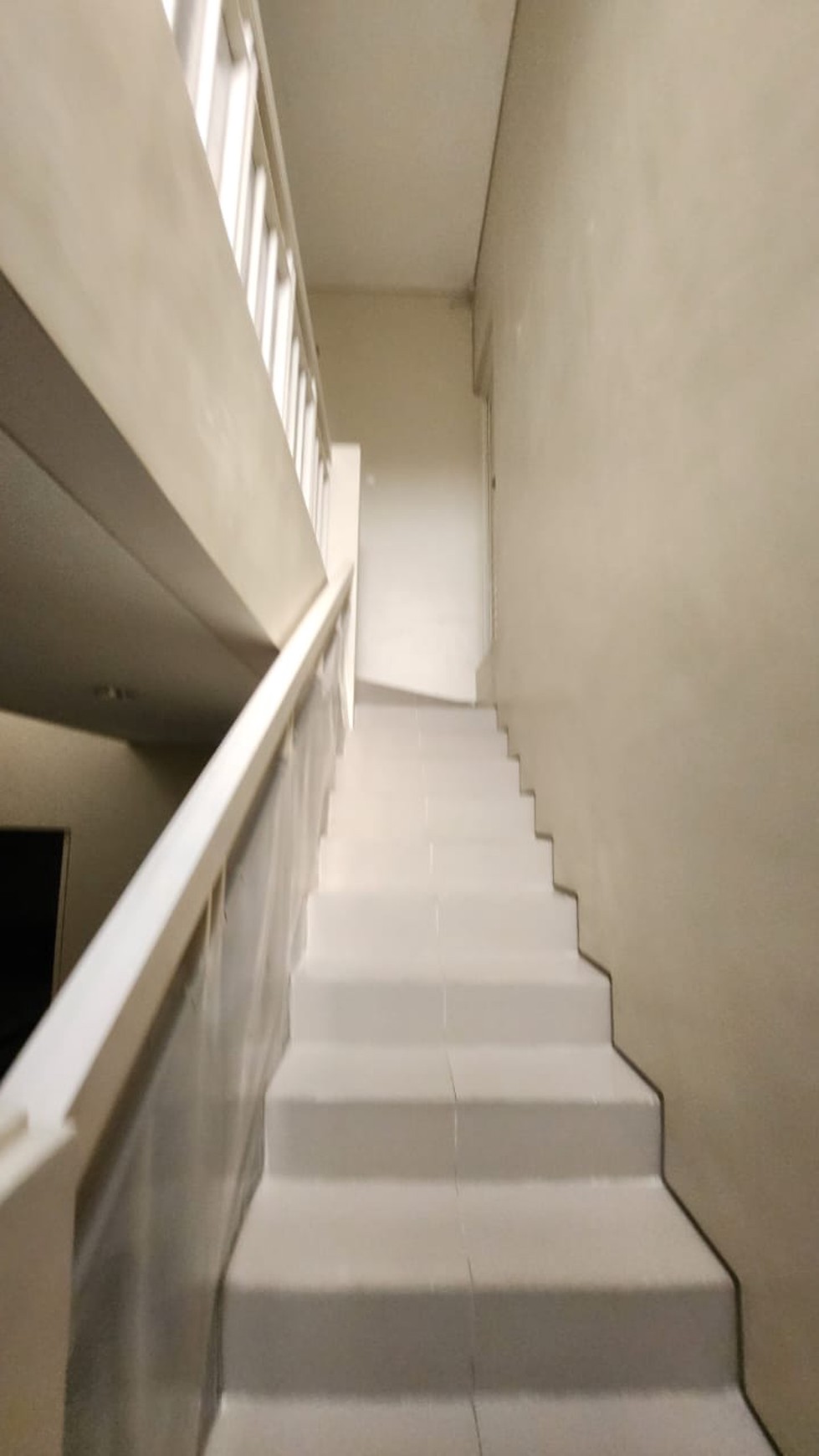 Dijual Rumah Cantik Royal Residence Siap Huni 