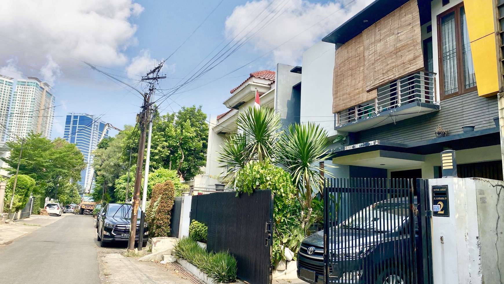 Rumah 2 Lantai Siap Huni Gandaria Turun harga!!