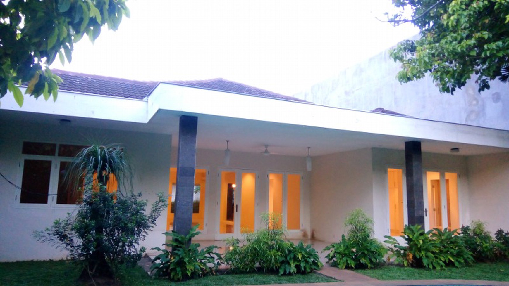 Comfortable and beautiful house In area Kemang for expatriat and others "The price can be negotiable"