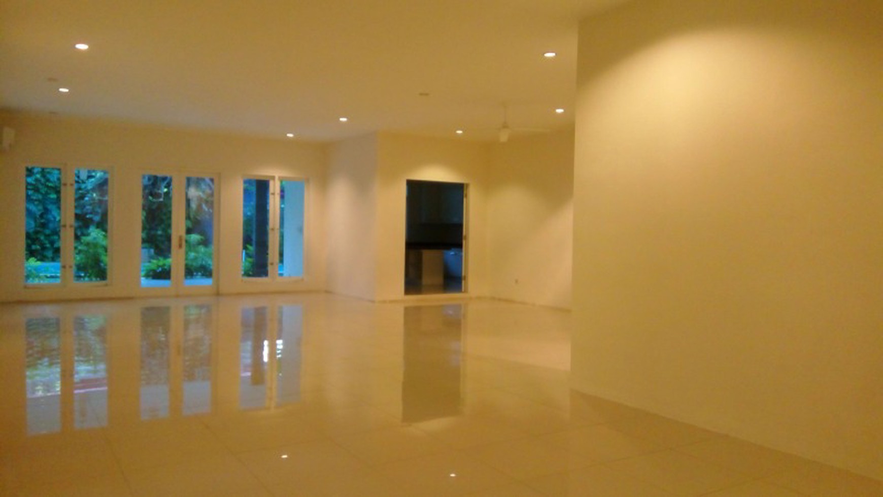 Comfortable and beautiful house In area Kemang for expatriat and others "The price can be negotiable"