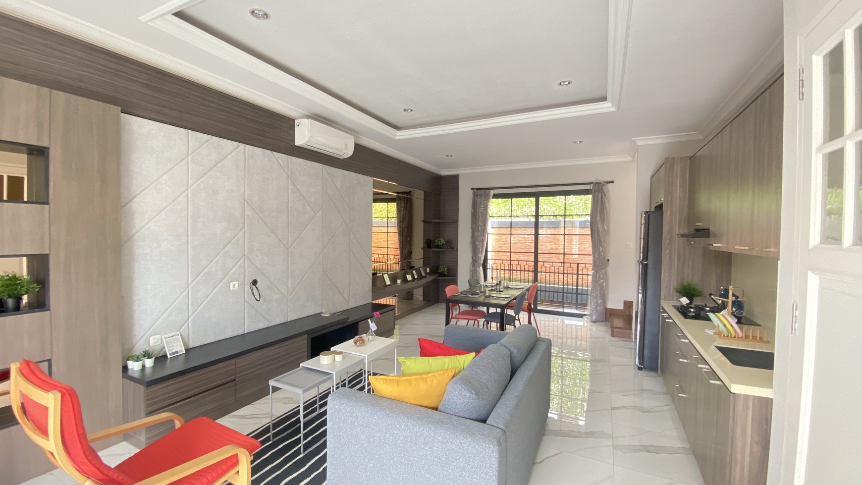 TURUN HARGA BRAND NEW HOUSE DI CILANDAK DEKAT MRT STATION