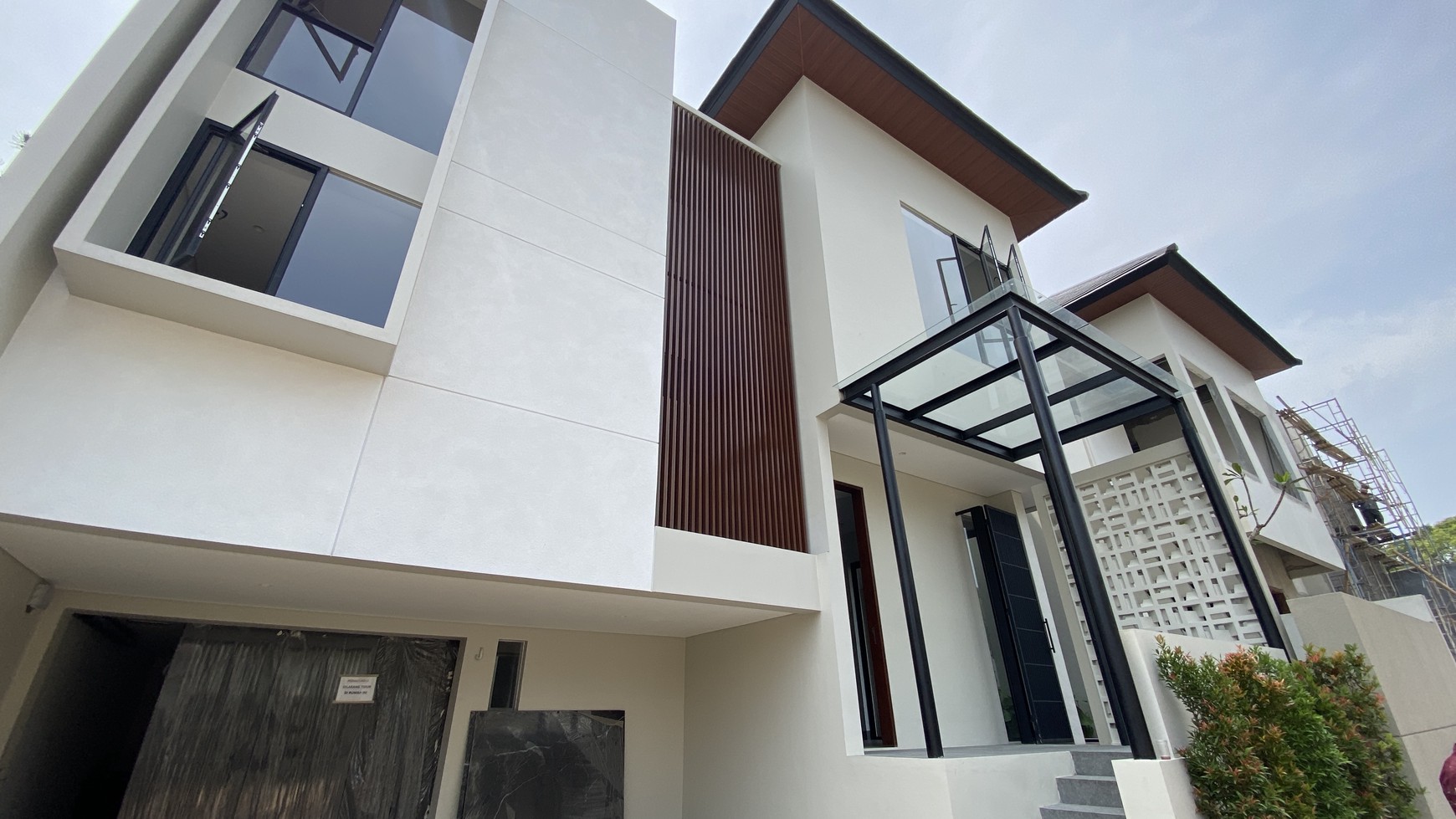 BRAND NEW HOUSE DALAM TOWNHOUSE DI PONDOK LABU JAKARTA SELATAN