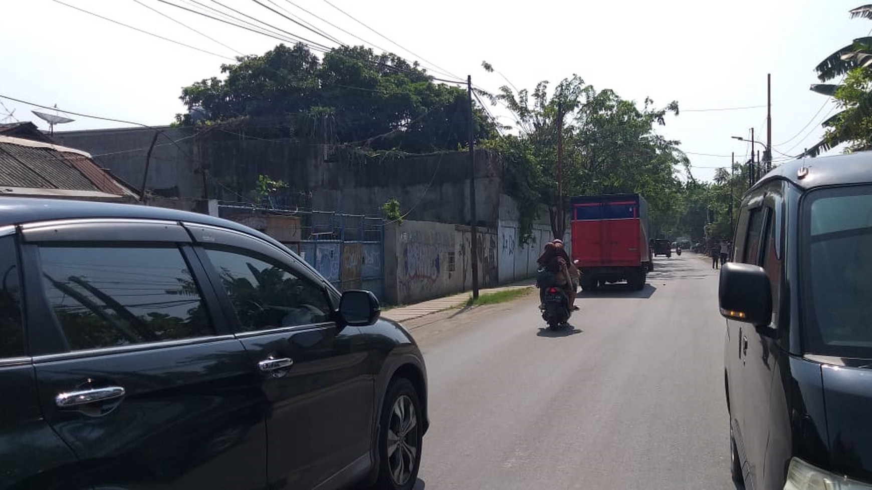 Lokasi Cocok untuk gudang atau industri terletak di jalan raya