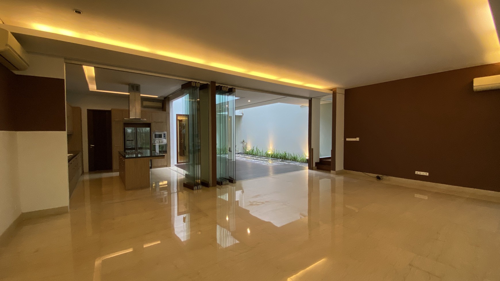 BEAUTIFUL MODERN TROPICAL HOUSE AT KEMANG DALAM AREA, JAKARTA SELATAN