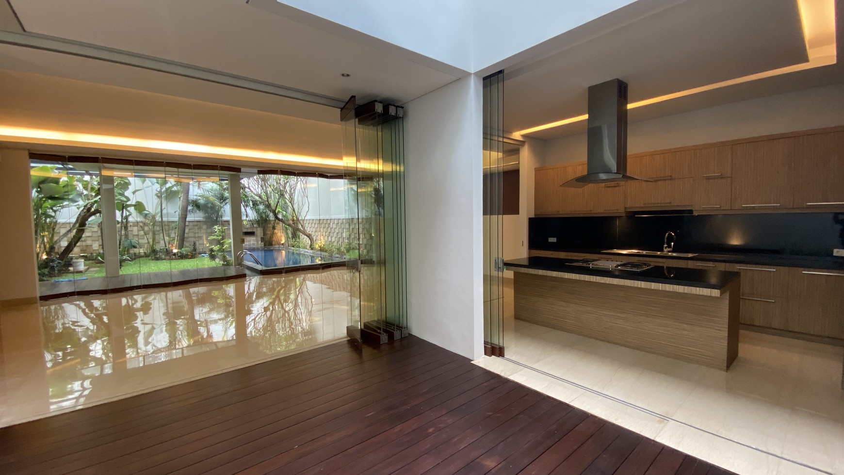 BEAUTIFUL MODERN TROPICAL HOUSE AT KEMANG DALAM AREA, JAKARTA SELATAN