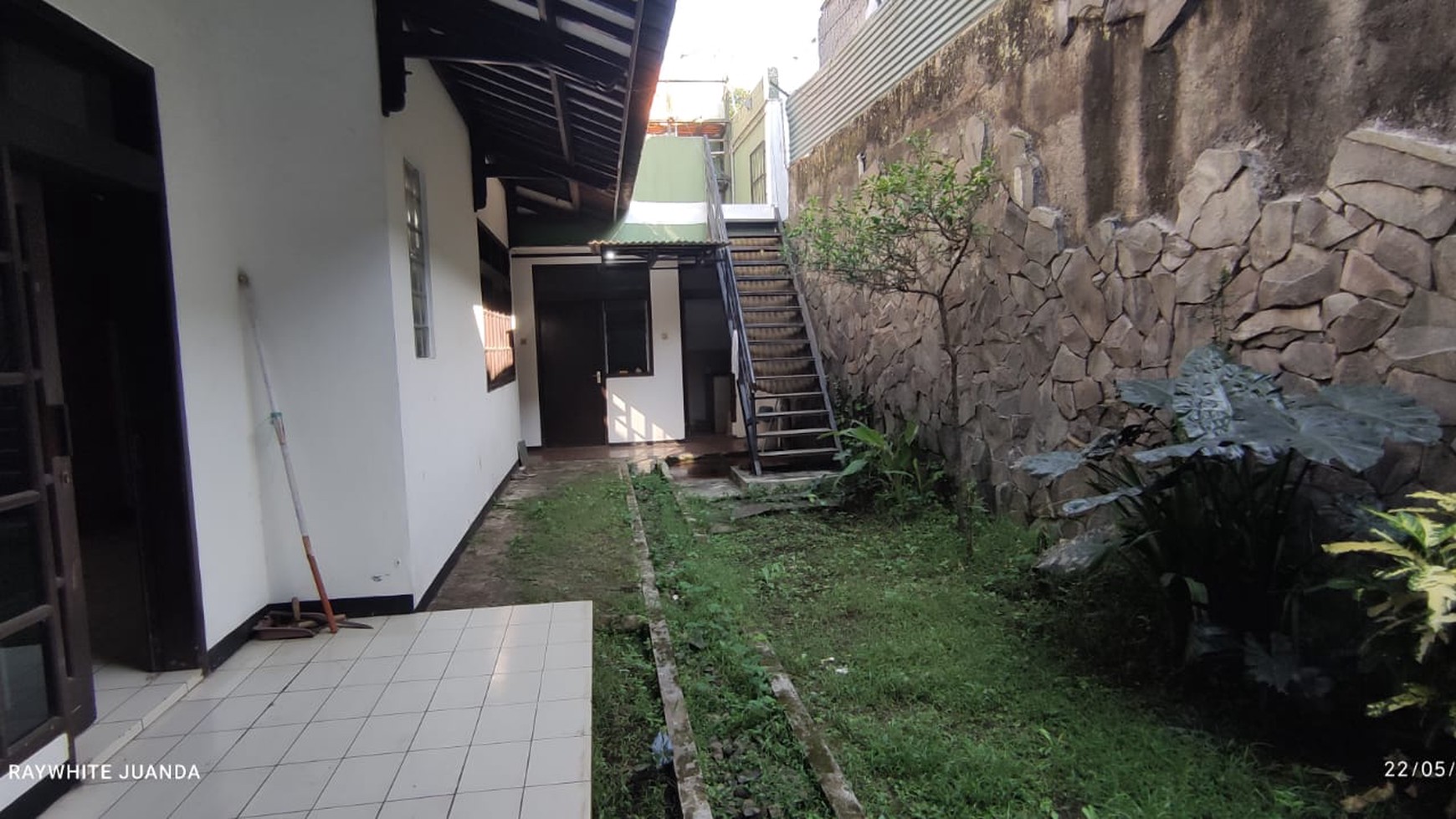 Reposisi Harga, Rumah siap huni 2 Lantai di Sarijadi, Bandung. 