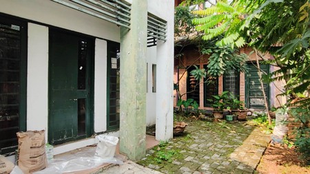 Rumah Bagus Siap Huni Bersih dan Asri di Graha Bintaro, Tangerang Selatan