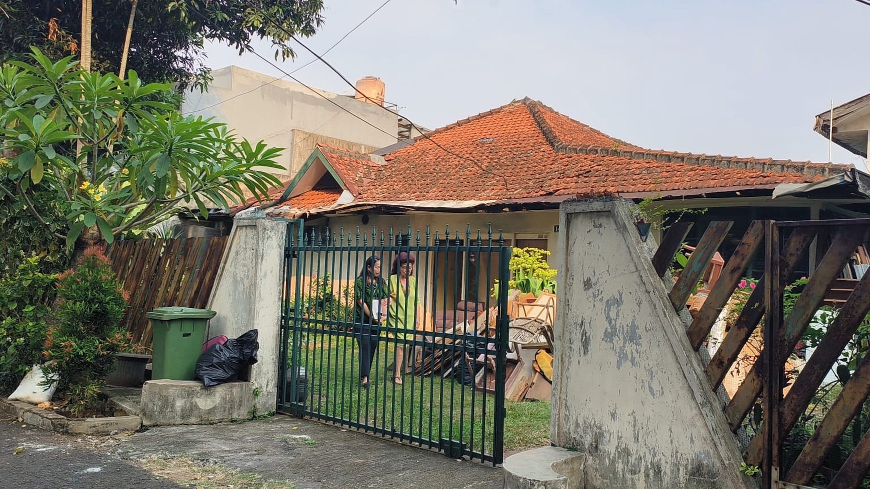 Rumah Bagus Di Komp Unilever, Jl Segitiga Selatan Petukangan Jakarta Selatan