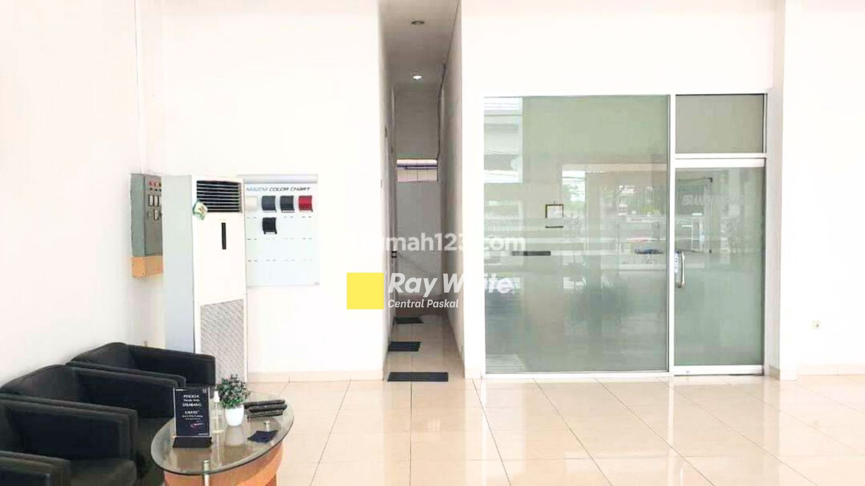 Dijual Kantor Eks Showroom di Mainroad Soekarno Hatta