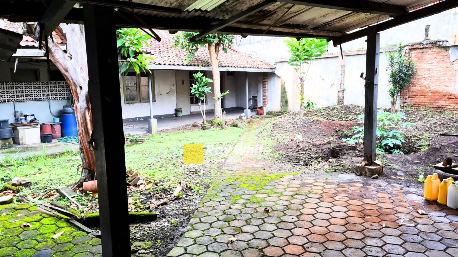 Dijual Rumah Mainroad Paskal Hitung Tanah Saja