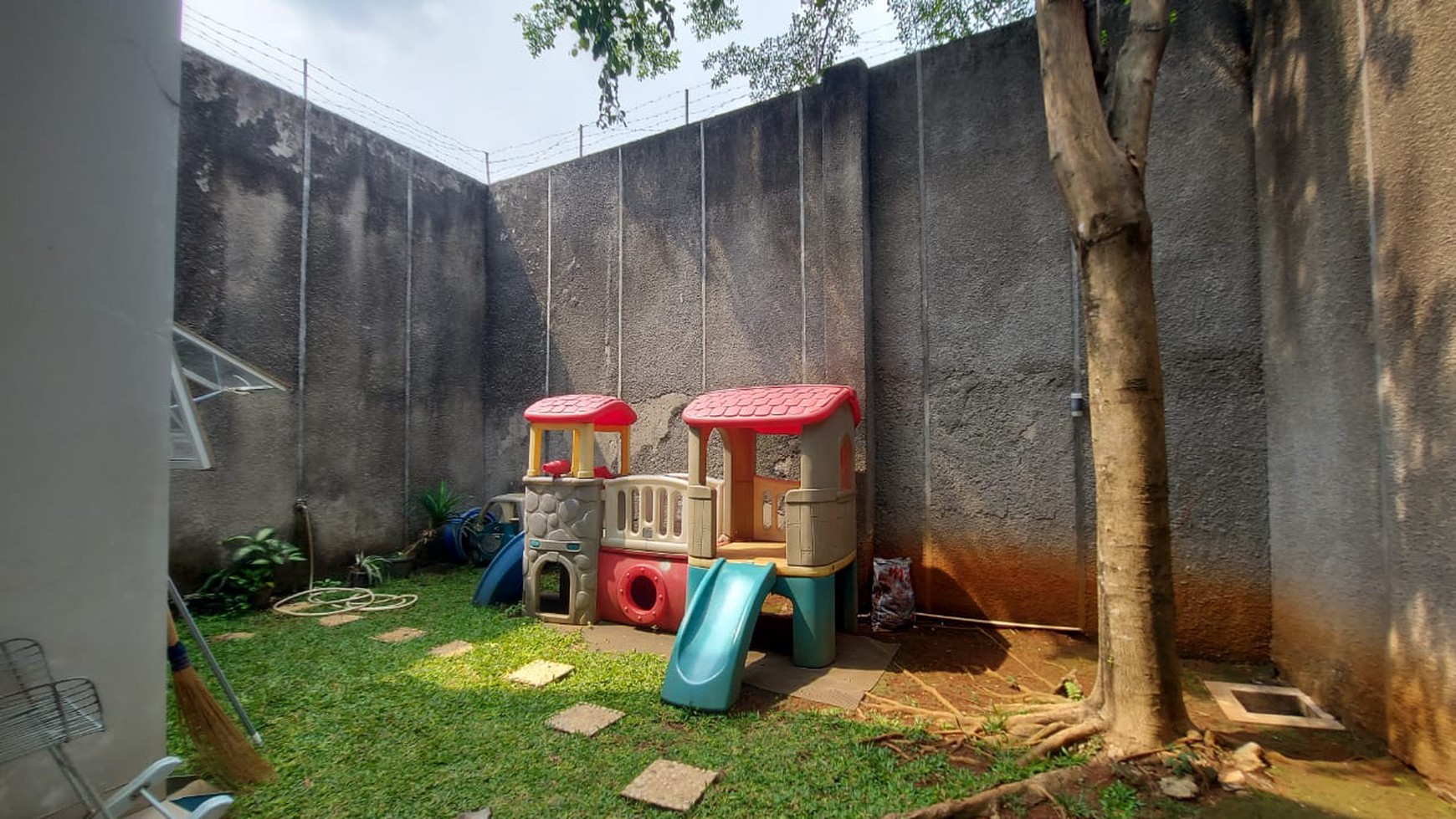 Lebak Bulus luas 151 dalam cluster tenang dan nyaman 