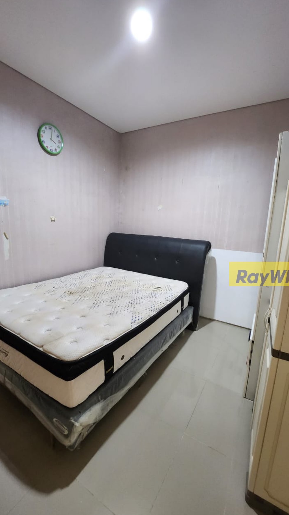 Rumah 2 Lantai Minimalis Semi Furnished 2 Milyar An Royal Residence