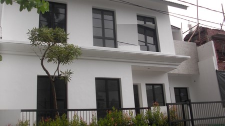 RUMAH CANTIK DALAM CLUSTER BINTARO JAYA 9