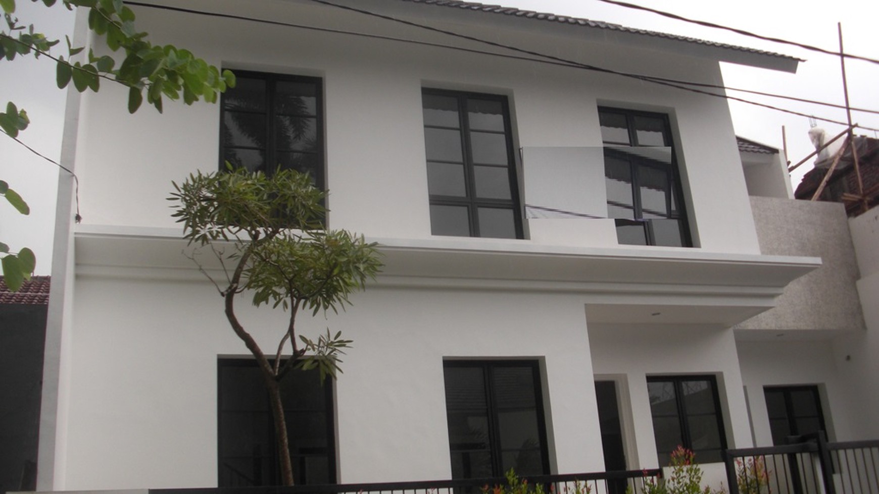 RUMAH CANTIK DALAM CLUSTER BINTARO JAYA 9