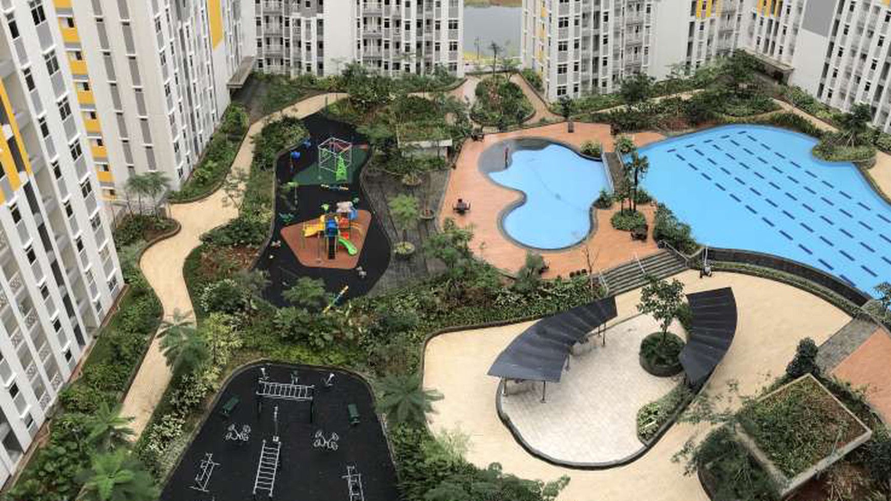 Apartemen di Summarecon Bekasi View Swimming Pool