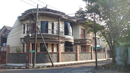 Rumah di Prapen Indah Timur