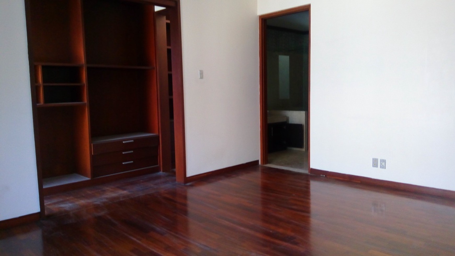 Comfortable and beautiful house In area Menteng for expatriat and others "The price can be negotiable"