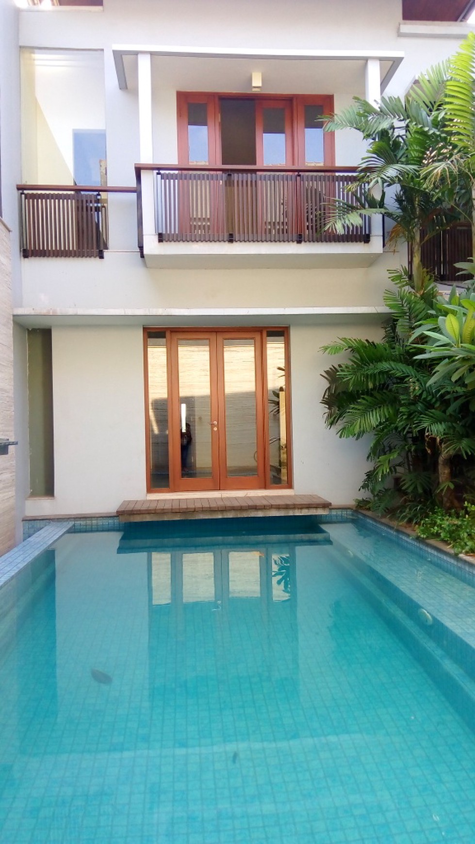 Comfortable and beautiful house In area Menteng for expatriat and others "The price can be negotiable"