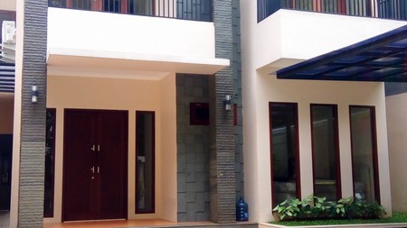 Good house in strategic location of Menteng Jakarta  "The price can be negotiable"