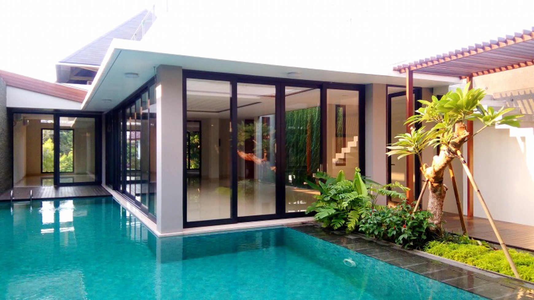 Comfortable and beautiful house In area Menteng for expatriat and others "The price can be negotiable"