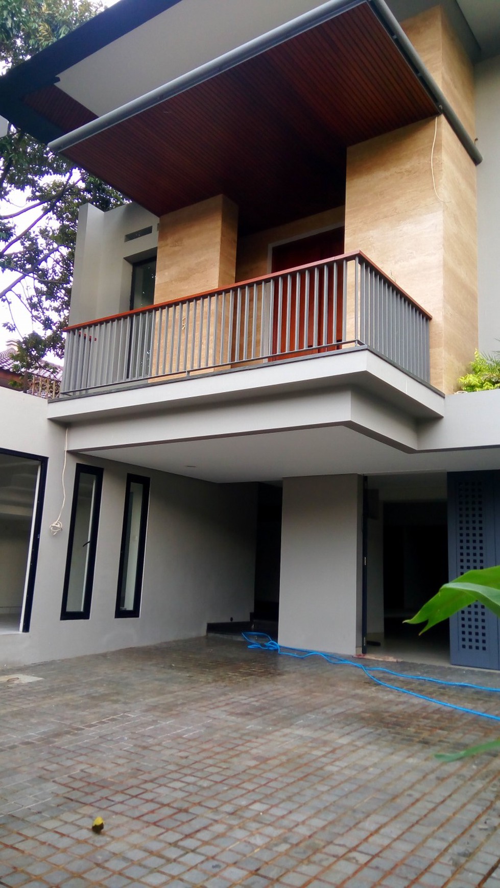 Comfortable and beautiful house In area Menteng for expatriat and others "The price can be negotiable"