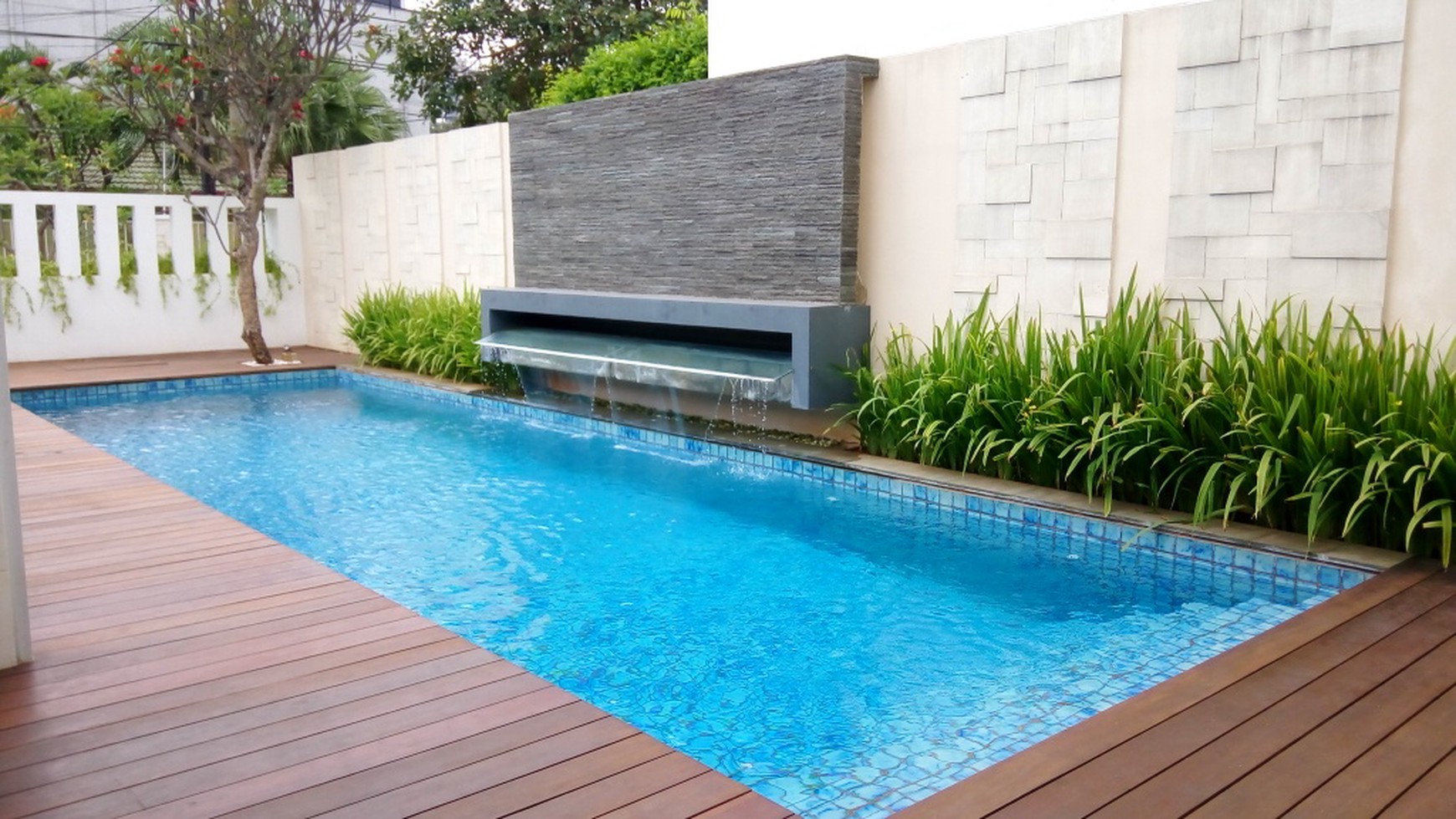 Luxurious, modern and quite house for expatriat and others in area Menteng "The price can be negotiable"