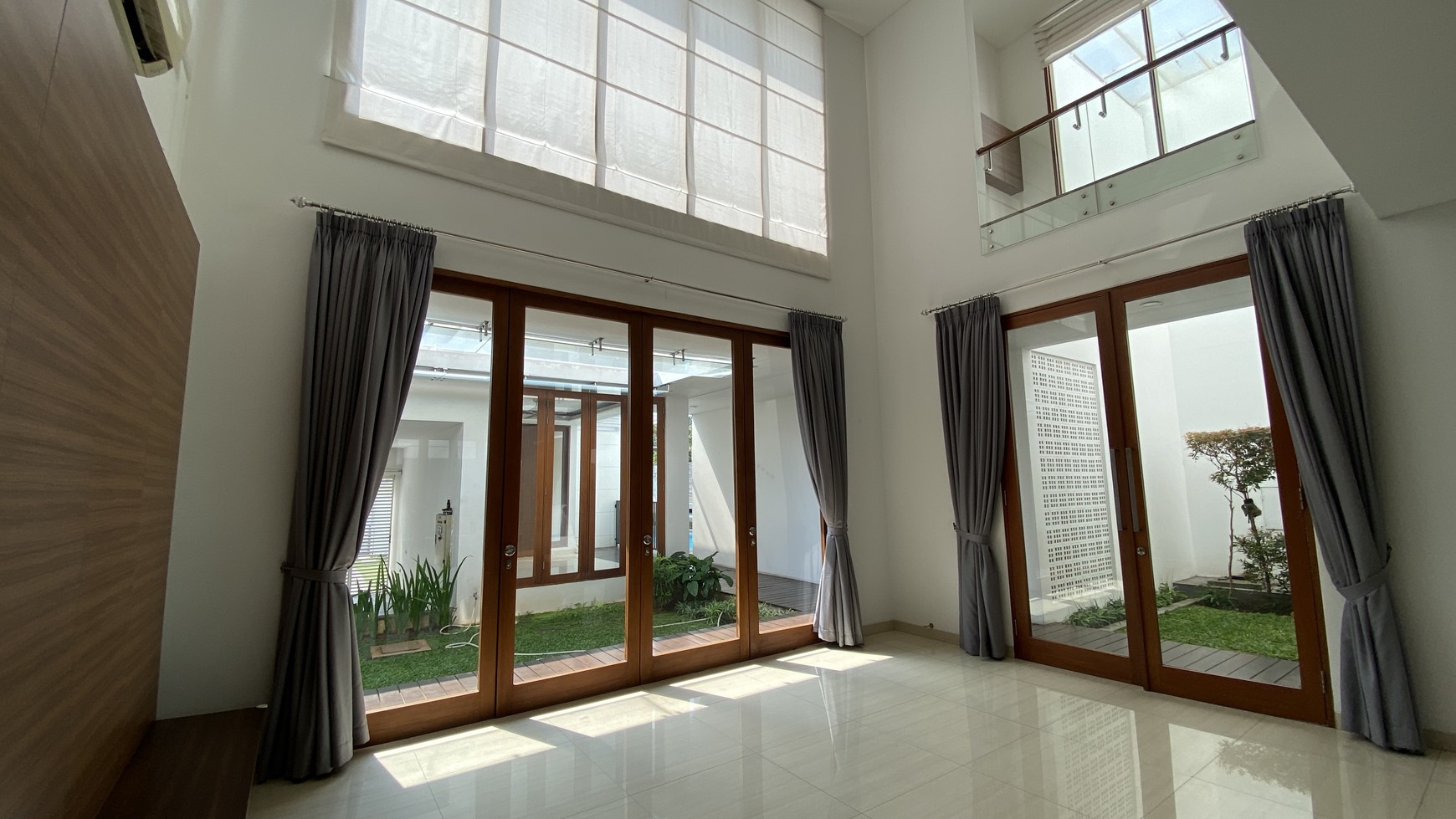 Luxurious, modern and quite house for expatriat and others in area Menteng "The price can be negotiable"