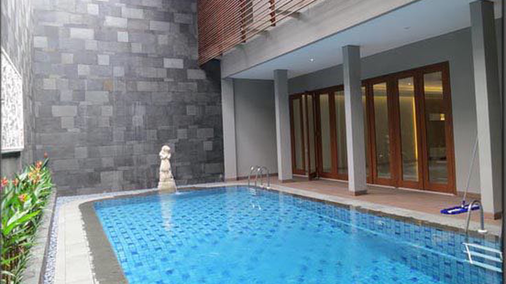 Beautiful house in Menteng area (limited edition)